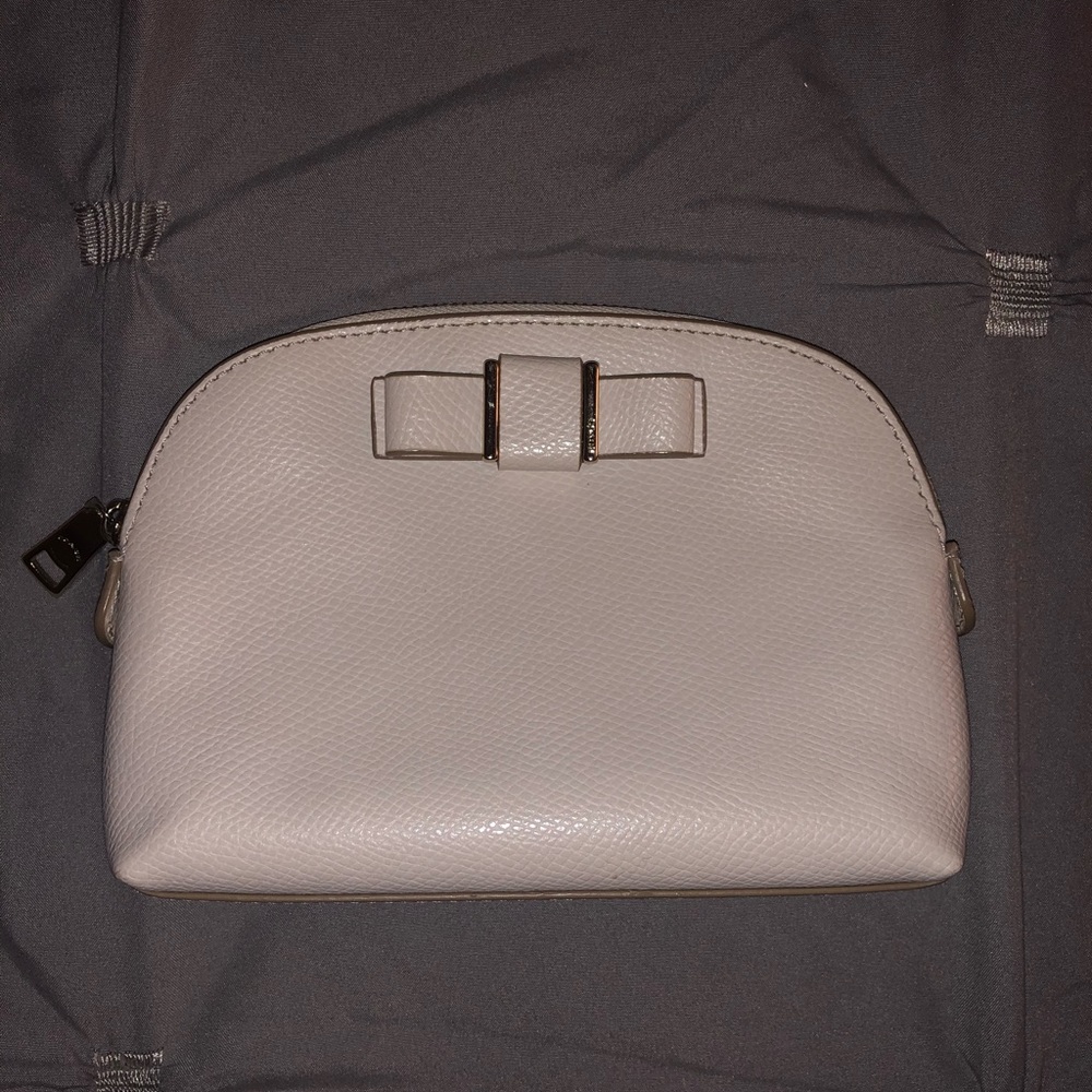 Like New White Coach Clutch!